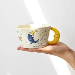 Keramiktasse mit Bärenmond – süße handbemalte Kaffeetasse