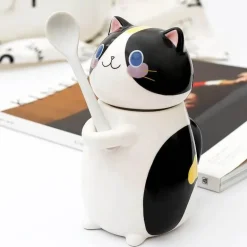 Keramiktasse mit Glückskatze und Löffel – süße Kaffeetasse