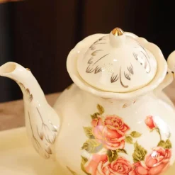 Keramik-Teeservice – Teekanne, Tassen, Untertassen, Löffel