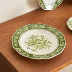 Keramikteller mit Blumenmuster – Dekoratives Geschirr