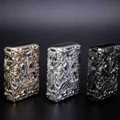 Kerosinfeuerzeug „Skeleton Armor“ – Retro-Design