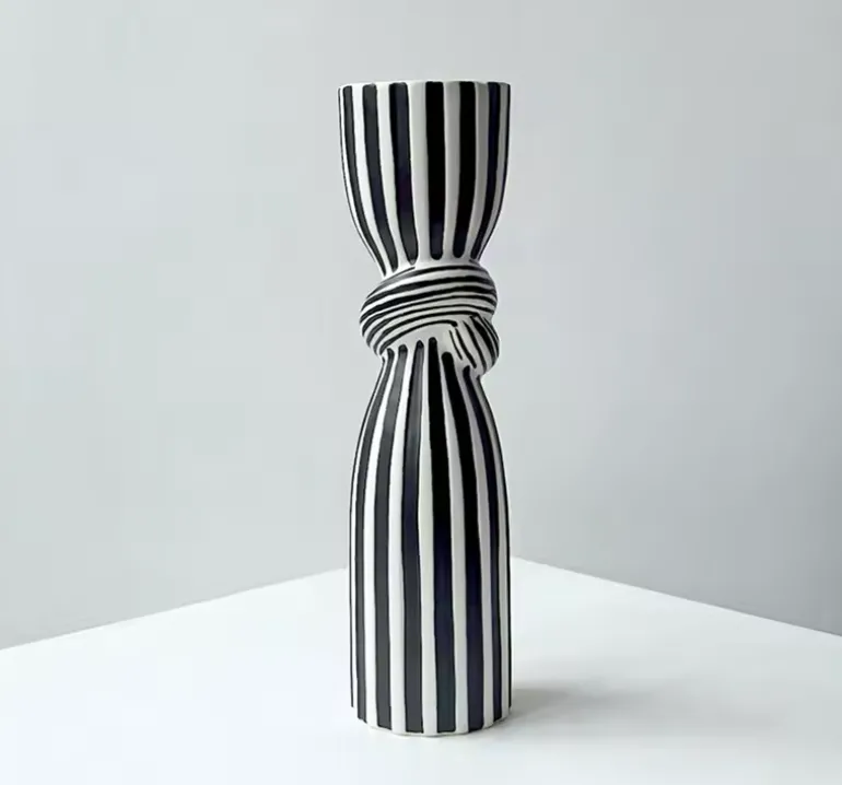 Kerzenhalter Bruna – Elegantes Tischdekor für die Inneneinrichtung