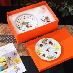 Kinder-Zirkus-Geschirrset – lustige Teller, Schüsseln, Tassen und Töpfe als Kindergeschenk