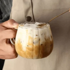 Kiriko-Flötenglas – Elegantes Trinkgeschirr für die Inneneinrichtung