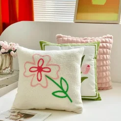 Kissenbezüge mit Blumenstickerei - Weiche rosa Blumen-Überwürfe