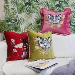 Kissenbezüge mit Katzenstickerei aus Samt und Quasten – gemütliche Kissenbezüge