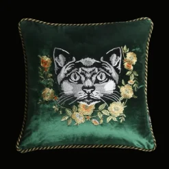 Kissenbezüge mit Katzenstickerei aus Samt und Quasten – gemütliche Kissenbezüge