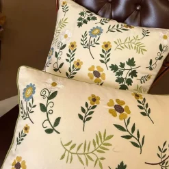 Kissenbezug aus Baumwolle mit Blattstickerei - Dekorative Kissenhülle