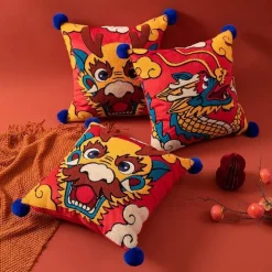 Kissenbezug „Drachenjahr“ 45 x 45 cm – bestickt mit Haarball-Dekor