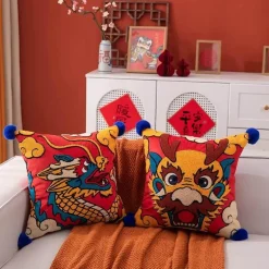 Kissenbezug „Drachenjahr“ 45 x 45 cm – bestickt mit Haarball-Dekor