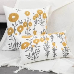 Kissenbezug mit botanischem Blumenmuster – Dekorativer Kissenbezug im Landhausstil