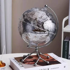Klare Globus-Dekoration – Transparenter Akzent für Ihr Zuhause