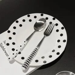 Klassisches Geschirrset – Elegante Geschirrkollektion