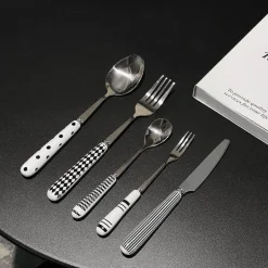 Klassisches Geschirrset – Elegante Geschirrkollektion