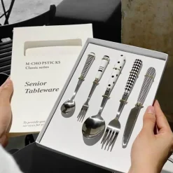 Klassisches Geschirrset – Elegante Geschirrkollektion