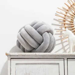 Knotenball-Plüschkissen - Gemütliches Dekokissen