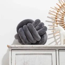 Knotenball-Plüschkissen - Gemütliches Dekokissen