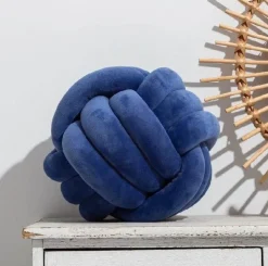 Knotenball-Plüschkissen - Gemütliches Dekokissen