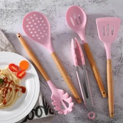 Kochutensilien-Set aus Silikon – Küchenutensilien in Lebensmittelqualität mit Holzgriff