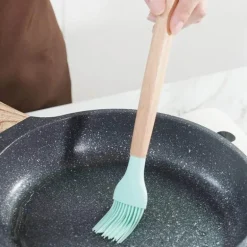 Kochutensilien-Set aus Silikon – Küchenutensilien in Lebensmittelqualität mit Holzgriff