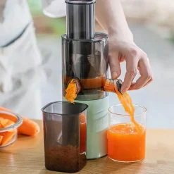 Kompakter Entsafter-Mixer - Mini-Multifunktions-Smoothie-Maker