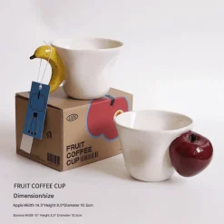Kreative 3D-Kaffeetasse – Bananen-Apfel-Griffdesign