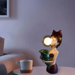 Kreative Tischlampe aus Kunstharz – einzigartige Beleuchtung für die Inneneinrichtung