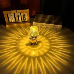 Kreative Tischlampenstatuette – einzigartige Heimdekorbeleuchtung