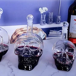 Kristallschädel-Dekanter – Einzigartige Spirituosenflasche aus Glas