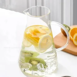 Krug aus Borosilikatglas – großer hitzebeständiger Krug mit Edelstahldeckel