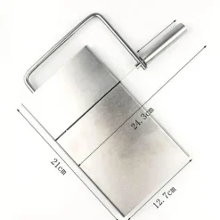 Käsehobel aus Edelstahl mit Ersatzdraht. Unverzichtbares Küchengerät für perfekt geschnittenen Käse.