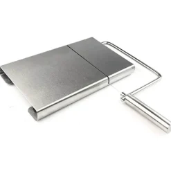 Käsehobel-Set aus Edelstahl. Unverzichtbare Reibewerkzeuge für die mühelose Käsezubereitung.