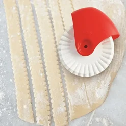 Kuchenteigschneider – Einfaches Backzubehör