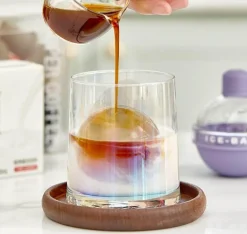 Kugelförmige Eiswürfelschale – Kreative Eisform für Getränke