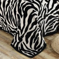 Kuschelige Fabienne-Decke – Stilvoller Überwurf für die Heimdekoration