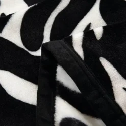 Kuschelige Fabienne-Decke – Stilvoller Überwurf für die Heimdekoration