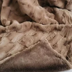 Kuschelige Kunstfell-Überwurfdecke - Lawrence Fur Blanket