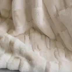 Kuschelige Kunstfell-Überwurfdecke - Lawrence Fur Blanket