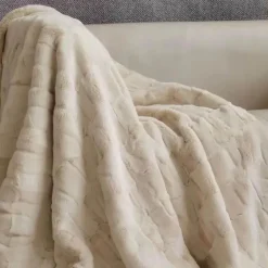 Kuschelige Kunstfell-Überwurfdecke - Lawrence Fur Blanket