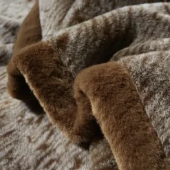 Kuschelige Kunstfell-Überwurfdecke - Lucia-Pelzdecke