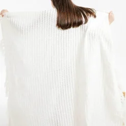 Kuschelige nordische Strickdecke – Überwurf mit Quasten für Zuhause und unterwegs