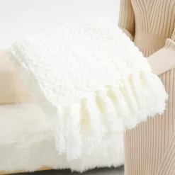 Kuschelige nordische Strickdecke – Überwurf mit Quasten für Zuhause und unterwegs