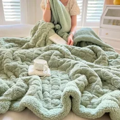 Kuschelige Rossana-Überwurfdecke – weiches Wohndekor, unverzichtbar für Wärme
