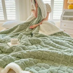 Kuschelige Rossana-Überwurfdecke – weiches Wohndekor, unverzichtbar für Wärme