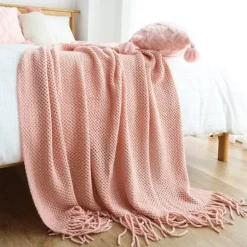 Kuschelige Strickdecke – Überwurf mit Quasten für Sofa oder Bett
