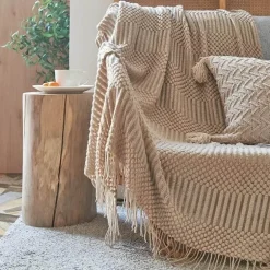 Kuschelige Strickdecke – Sofakomfort im Winter