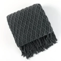 Kuschelige Strickdecke – Sofakomfort im Winter