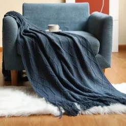 Kuschelige Strickdecke – Sofakomfort im Winter