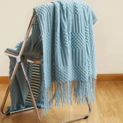 Kuschelige Strickdecke – Sofakomfort im Winter
