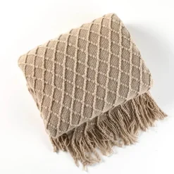 Kuschelige Strickdecke – Sofakomfort im Winter